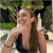 Profesora de Música de Iniciación, Primaria y Secundaria.